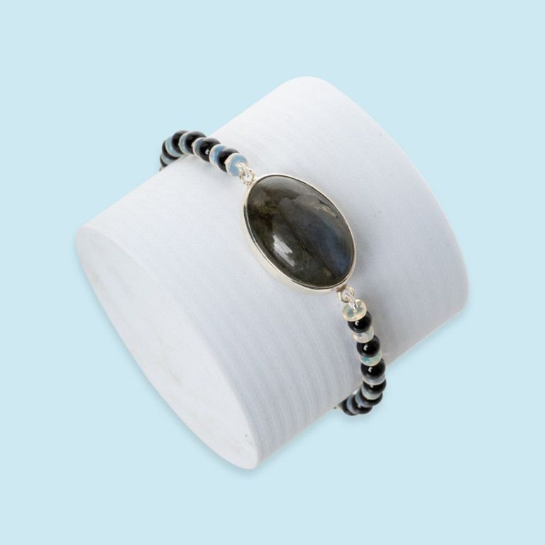 shop-healing-bracelets-for-positive-energy-big-0