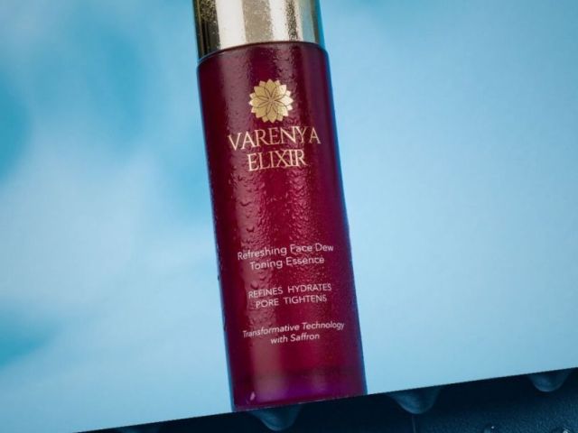 refreshing-face-mist-for-daily-hydration-varenya-elixir