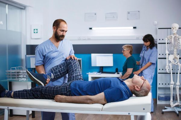 experienced-knee-surgeon-for-cheshire-patients-big-0