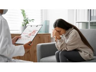 navigating-perimenopause-symptoms-changes-small-0