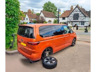 reliable-mobile-caravan-tyre-fitters-for-fast-roadside-support-small-0