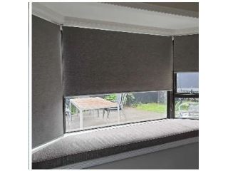 premium-roller-blinds-leeds-stylish-practical-small-0