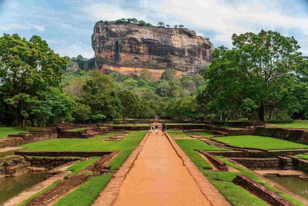 explore-sri-lanka-holidays-package-nature-and-scenic-journeys-big-3