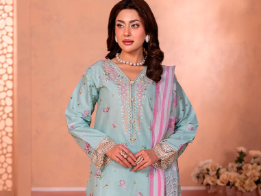 best-pakistani-dresses-online-uk-stylish-designer-suits