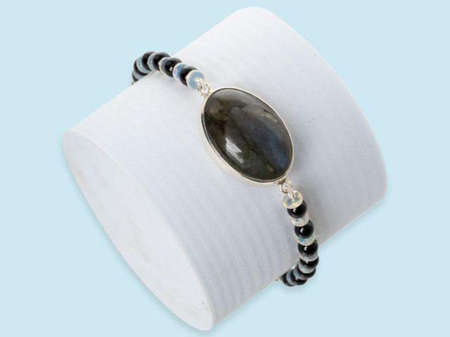 aura-strengthen-bracelet-from-acala-healing-in-the-uk