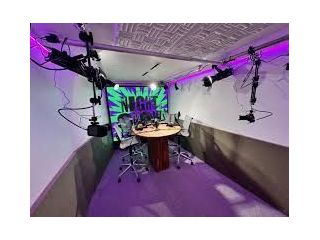 premier-podcast-studios-in-london-brazen-studios-small-2