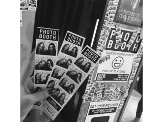 interactive-selfie-booths-to-boost-foot-traffic-small-0