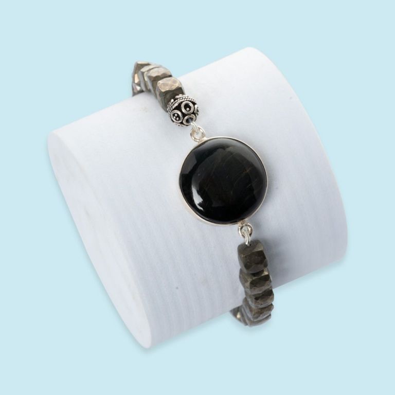 find-your-center-bracelet-in-the-uk-from-acala-healing-big-0