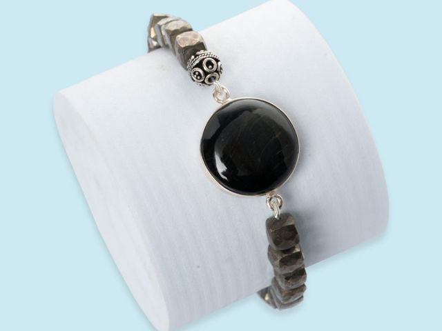find-your-center-bracelet-in-the-uk-from-acala-healing