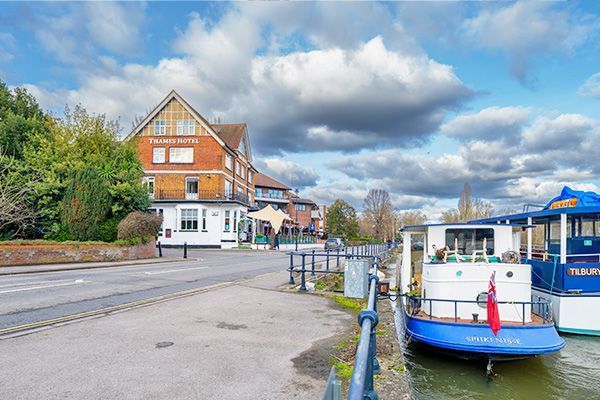 why-stay-at-uno-thames-hotel-near-top-attractions-in-maidenhead-big-0