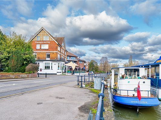 why-stay-at-uno-thames-hotel-near-top-attractions-in-maidenhead