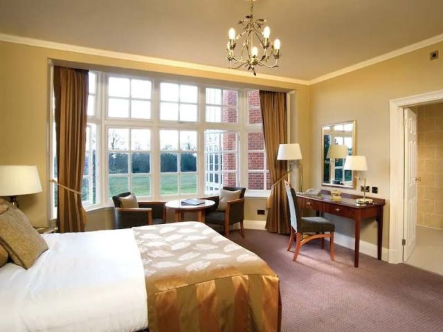 best-wedding-halls-in-slough-elegant-wedding-venues-in-burnham
