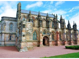 explore-castles-scenic-walks-around-rosslyn-chapel-small-0