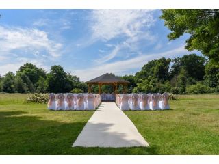 best-country-house-wedding-venue-near-buckinghamshire-berkshire-small-0