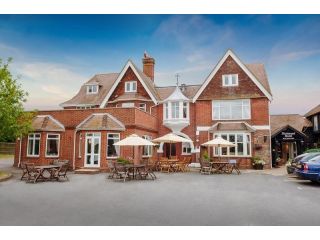 charming-country-house-hotel-in-west-sussex-the-hickstead-hotel-small-0