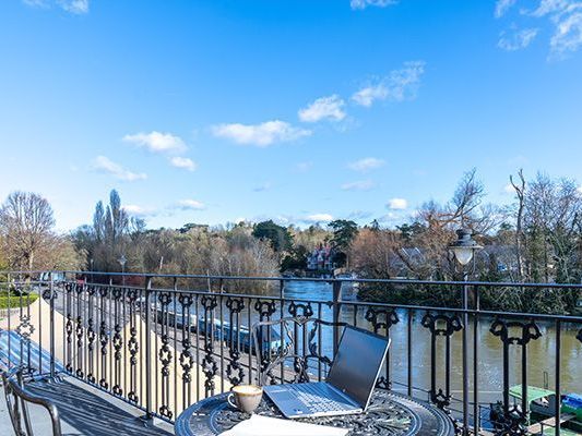 riverside-hotels-in-maidenhead-near-river-thames-uno-hotels