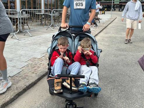 best-double-stroller-for-twins-toddlers-out-n-about