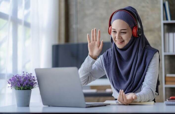 female-quran-teacher-online-learn-with-expert-tutors-big-0