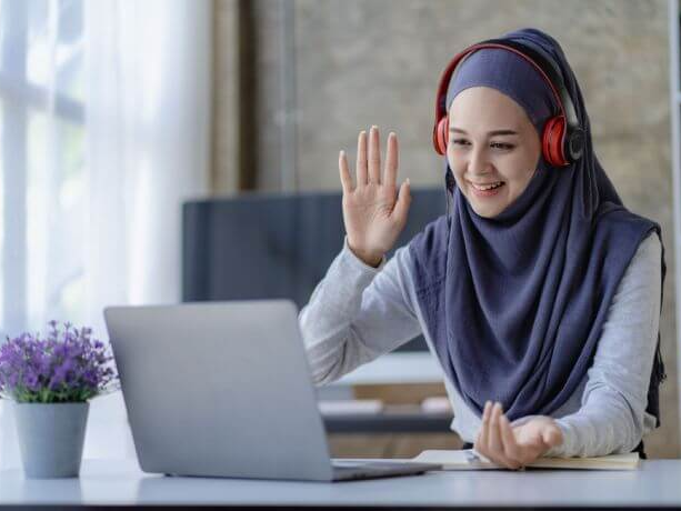 female-quran-teacher-online-learn-with-expert-tutors