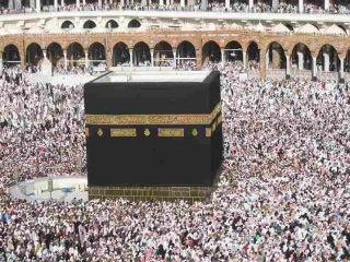 explore-hajj-packages-sacred-journey-with-care-small-0