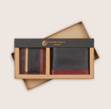 smart-essentials-for-refined-travel-style-big-0