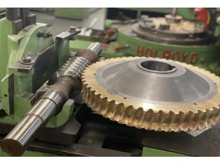 industrial-worm-gearbox-for-smooth-power-transmission-small-0