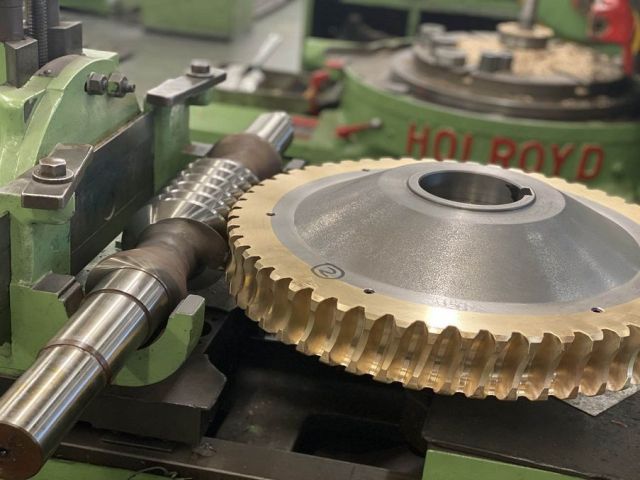 industrial-worm-gearbox-for-smooth-power-transmission