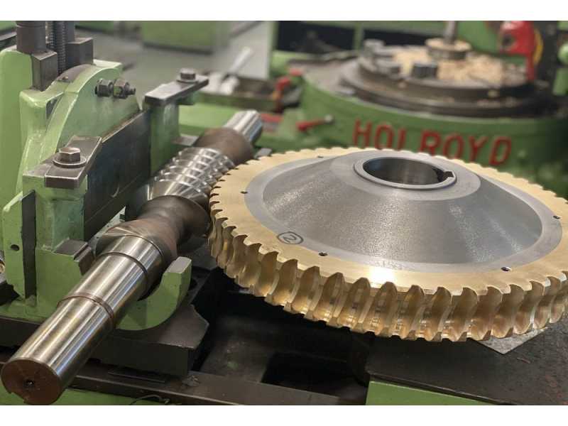 industrial-worm-gearbox-for-smooth-power-transmission-small-0
