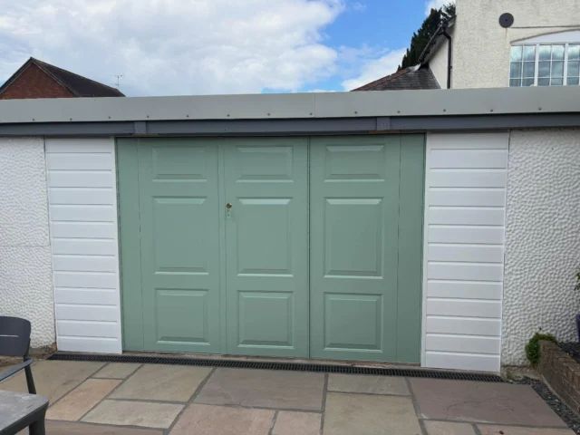 garage-doors-amersham-stylish-secure-expert-installation-big-0