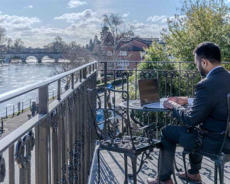 business-stays-at-uno-thames-hotel-maidenhead