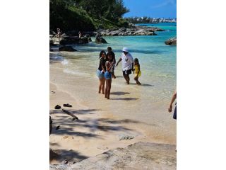 crystal-caves-tours-bermuda-with-easy-city-shopping-experience-small-0