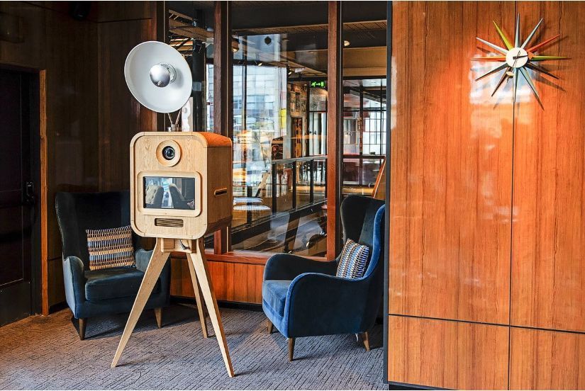 selfie-booth-hire-in-london-big-0