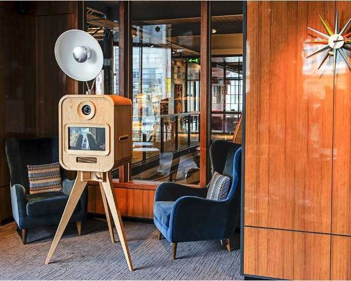 selfie-booth-hire-in-london
