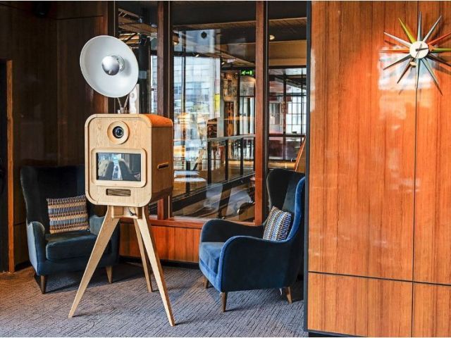 selfie-booth-hire-in-london