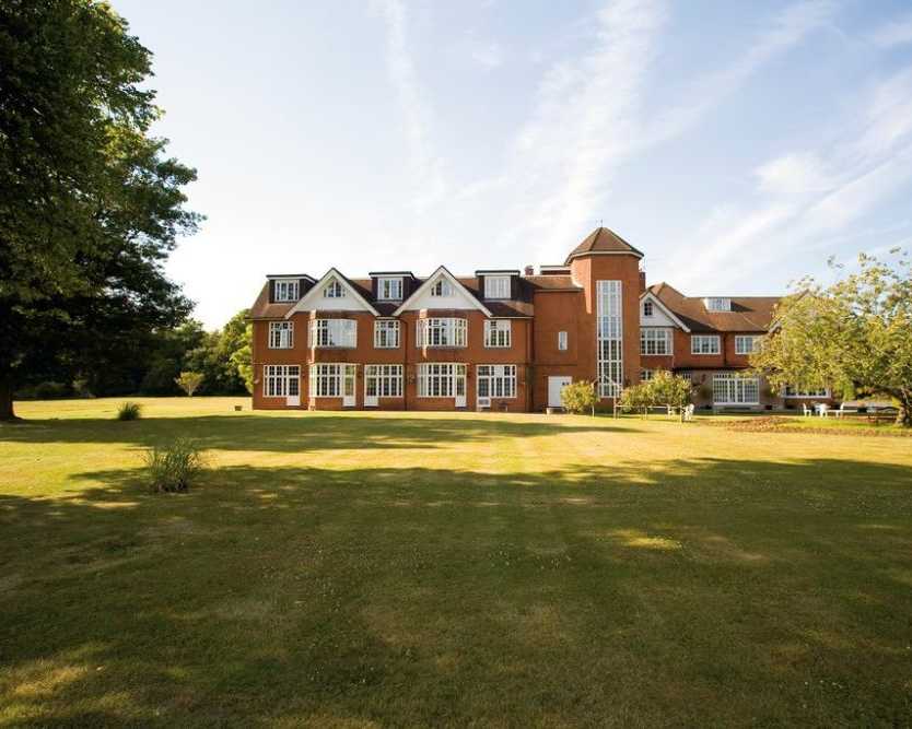 hotel-in-burnham-taplow-grovefield-house-hotel-by-uno-hotels