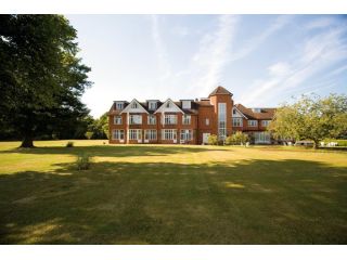 hotel-in-burnham-taplow-grovefield-house-hotel-by-uno-hotels-small-0