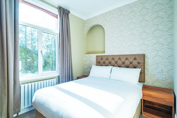 hotels-in-maidenhead-uno-thames-hotel-by-uno-hotels-big-0