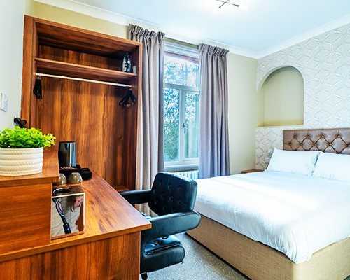 best-hotels-in-maidenhead-near-river-thames-uno-thames-hotel