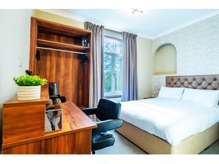 best-hotels-in-maidenhead-near-river-thames-uno-thames-hotel-small-0
