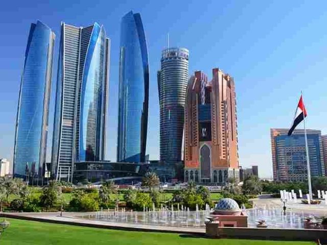 explore-abu-dhabi-holidays-culture-comfort-and-easy-travel