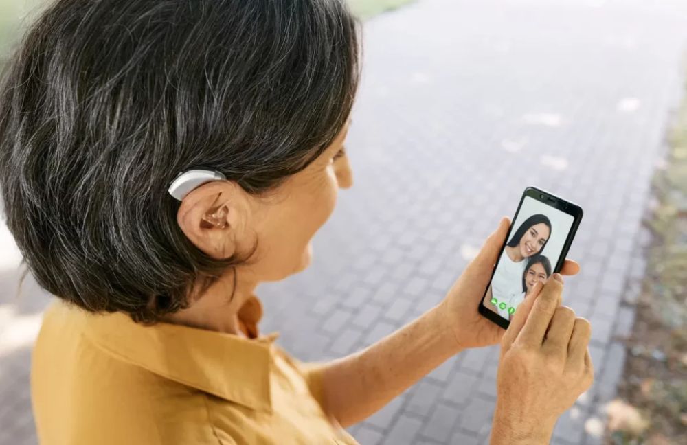behind-the-scenes-of-modern-hearing-aid-technology-big-0