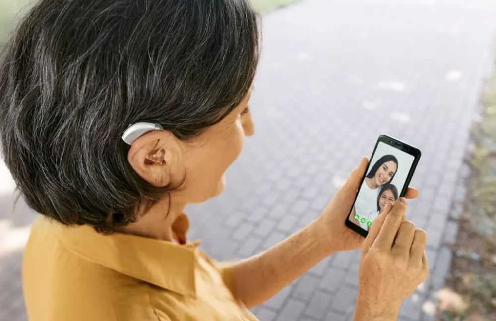 behind-the-scenes-of-modern-hearing-aid-technology-big-0