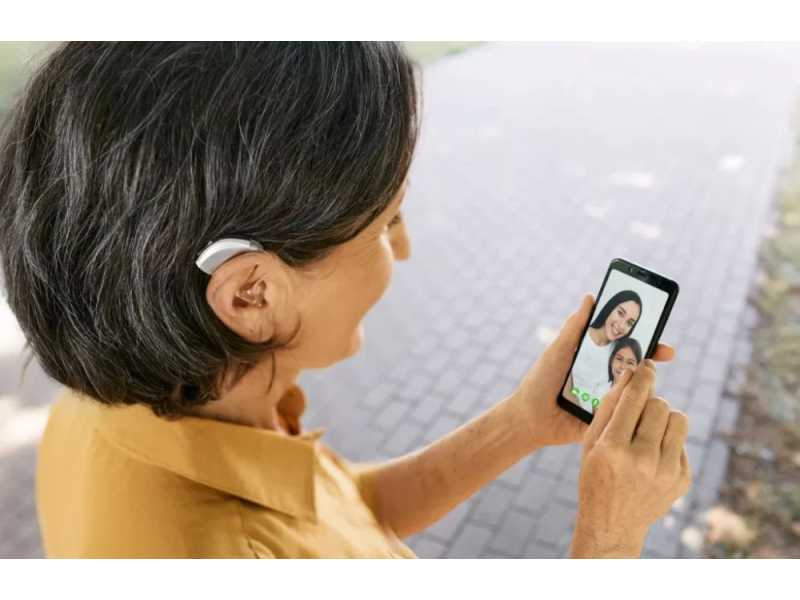 behind-the-scenes-of-modern-hearing-aid-technology-small-0