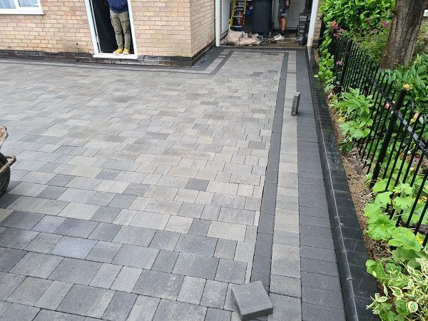 leicester-paving-services-for-driveways-patios-and-pathways-big-0
