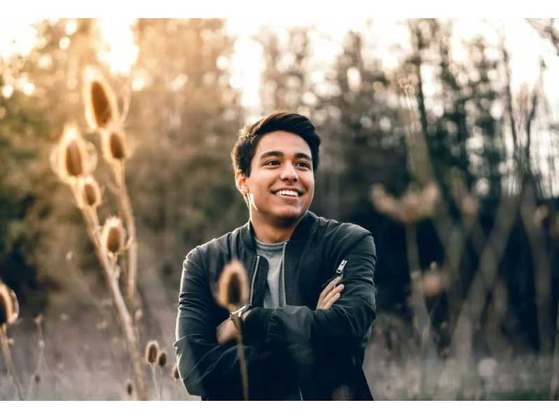 expert-dental-implant-in-bristol-for-better-smiles-small-0