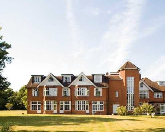 country-house-hotel-in-burnham-grovefield-house-hotel