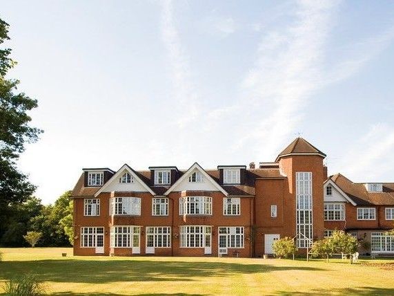 country-house-hotel-in-burnham-grovefield-house-hotel
