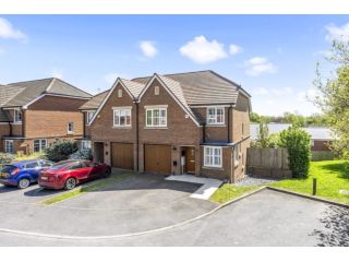 charles-century-is-a-trusted-property-experts-serving-crowborough-small-0
