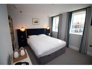 best-hotels-in-st-johns-wood-london-small-0