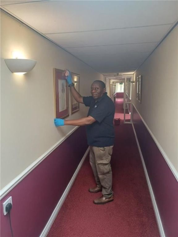 professional-commercial-cleaning-in-sutton-for-businesses-big-0